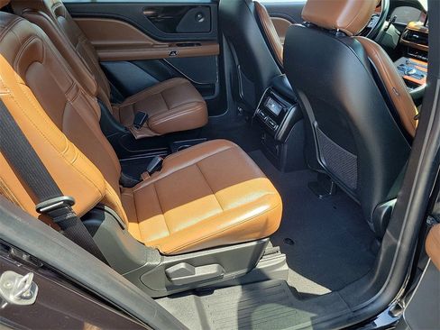 Used 2022 Lincoln Aviator Reserve image 21