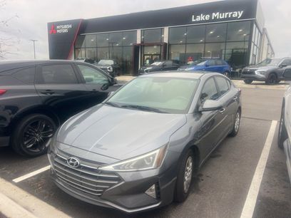 Used 2019 Hyundai Elantra SE w/ Cargo Package