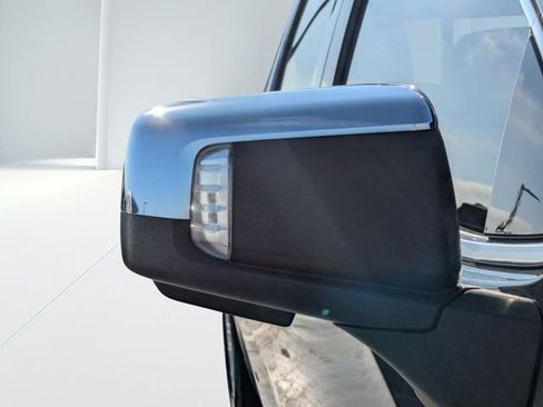 Used 2023 GMC Sierra 1500 Denali Ultimate image 10