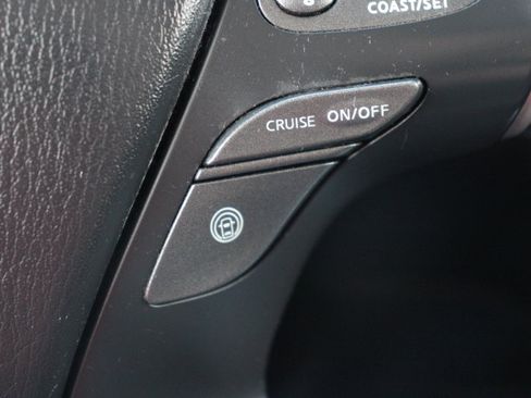 Used 2013 INFINITI JX35 Base w/ Premium Pkg image 30