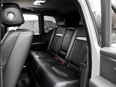 Used 2023 Rolls-Royce Cullinan Black Badge w/ Driver's Package image 46