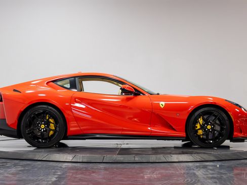 Used 2018 Ferrari 812 Superfast image 22