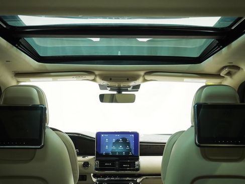 Used 2019 Lincoln Navigator L Reserve AWD/4WD image 32