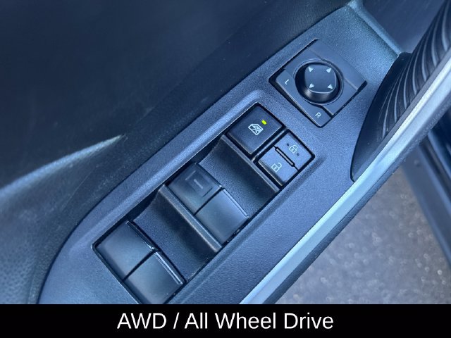 Used 2023 Toyota RAV4 LE AWD/4WD image 13