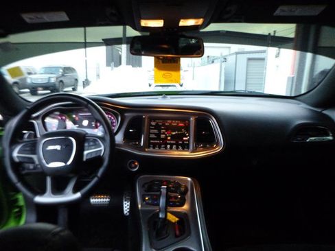 Used 2015 Dodge Challenger SRT Hellcat image 9