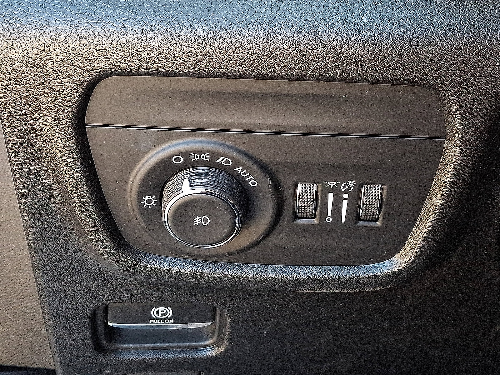 Used 2023 Jeep Grand Cherokee L Limited AWD/4WD image 28