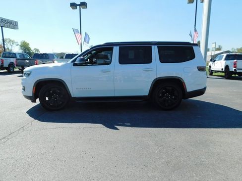 Used 2022 Jeep Wagoneer Series III w/ Flexible Seating Group image 6