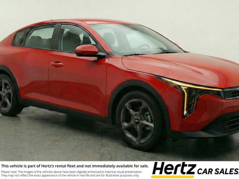 Used 2025 Kia K4 LXS image 1