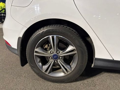 Used 2016 Ford Focus SE FWD image 5