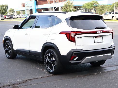 Used 2024 Kia Seltos EX FWD image 7