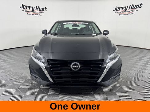 Used 2025 Nissan Altima 2.5 SV FWD image 4