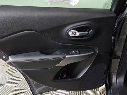 Used 2022 Jeep Cherokee Latitude Lux image 29