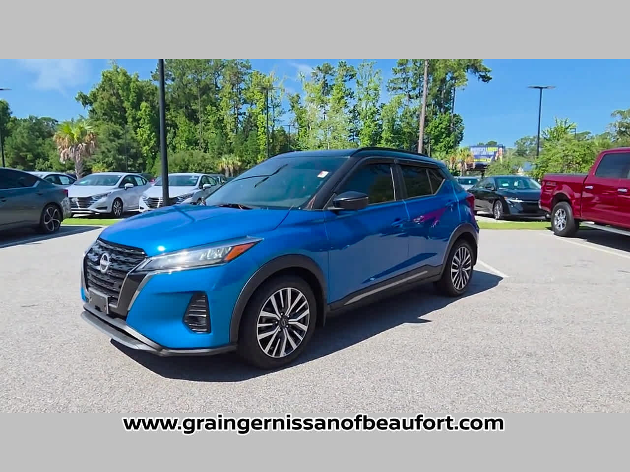 Used 2023 Nissan Kicks SR w/ SR Premium Package FWD image 22