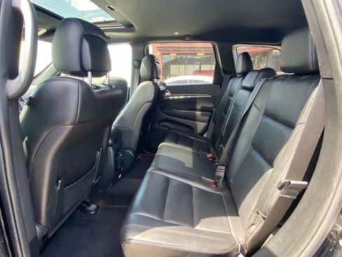 Used 2018 Jeep Grand Cherokee Limited image 17