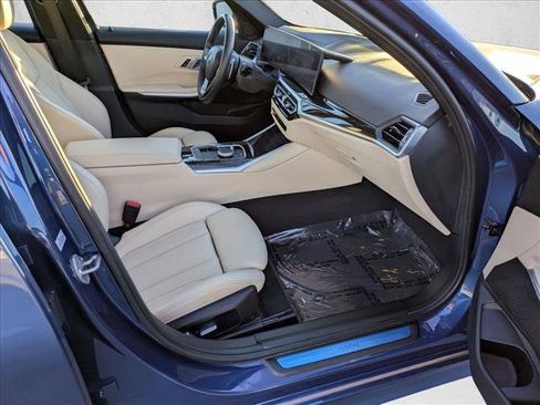 Used 2023 BMW 330i Sedan w/ Convenience Package image 22