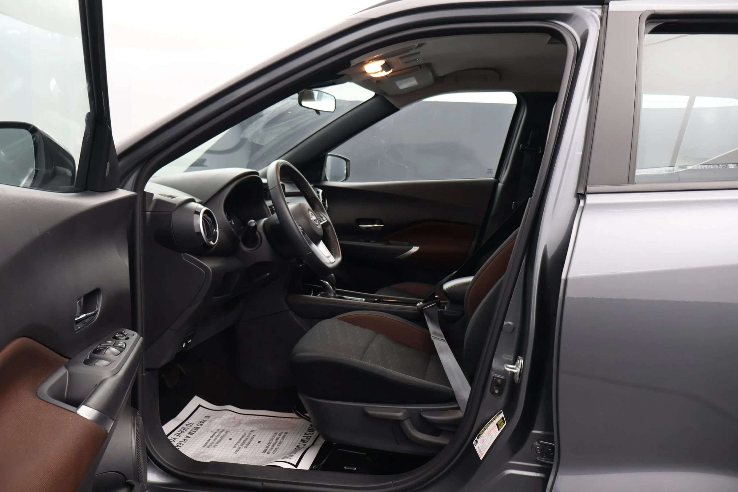 Used 2024 Nissan Kicks SR FWD image 11