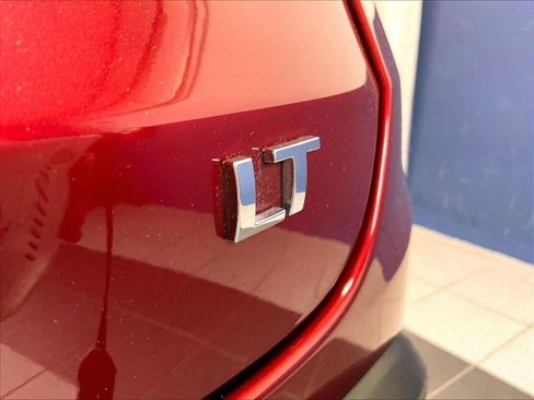 Used 2025 Chevrolet Trax LT w/ Driver Confidence Package FWD image 29