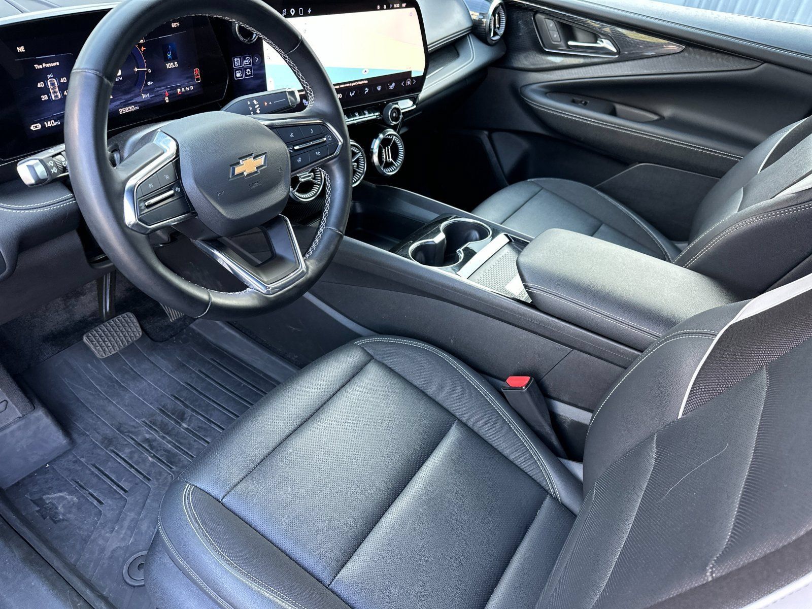 Used 2024 Chevrolet Blazer EV LT AWD/4WD image 9
