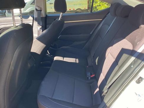 Used 2018 Hyundai Elantra Value Edition FWD image 9