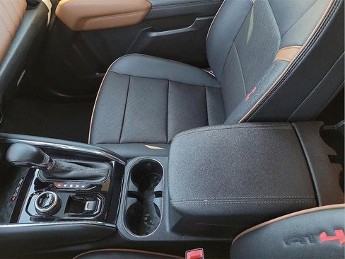 Used 2023 GMC Canyon AT4 w/ AT4 Premium Package image 20