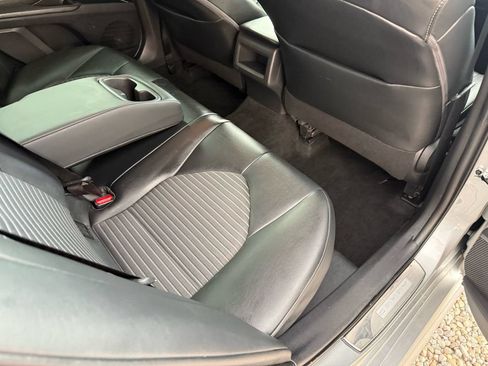 Used 2020 Toyota Camry SE FWD image 23