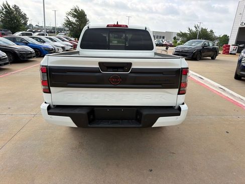 Used 2026 Nissan Frontier PRO-4X AWD/4WD image 4
