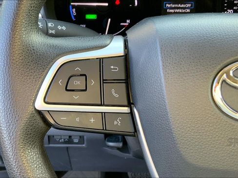 Used 2021 Toyota Sienna LE FWD image 23