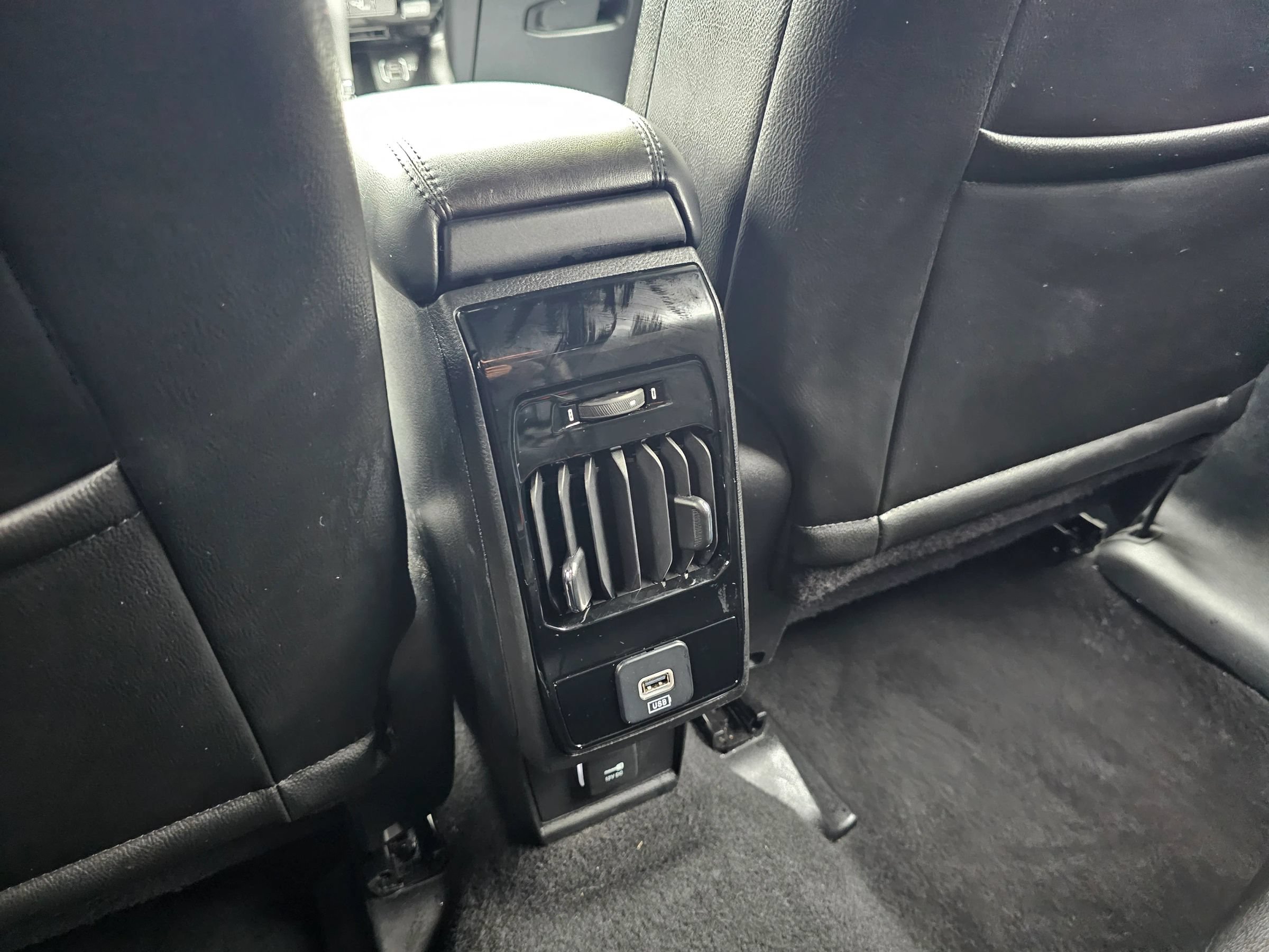 Used 2024 Jeep Compass Latitude AWD/4WD image 29