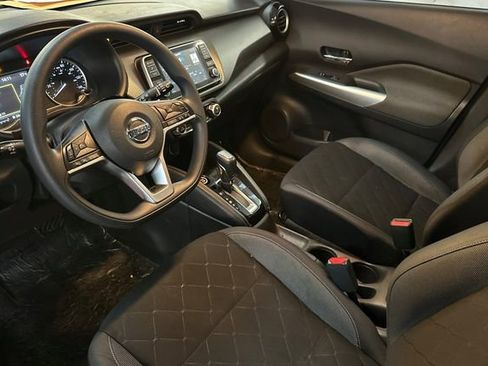 Used 2020 Nissan Kicks SV image 11