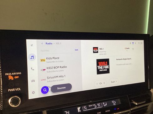 Used 2025 Toyota Sienna XLE Woodland Edition image 14