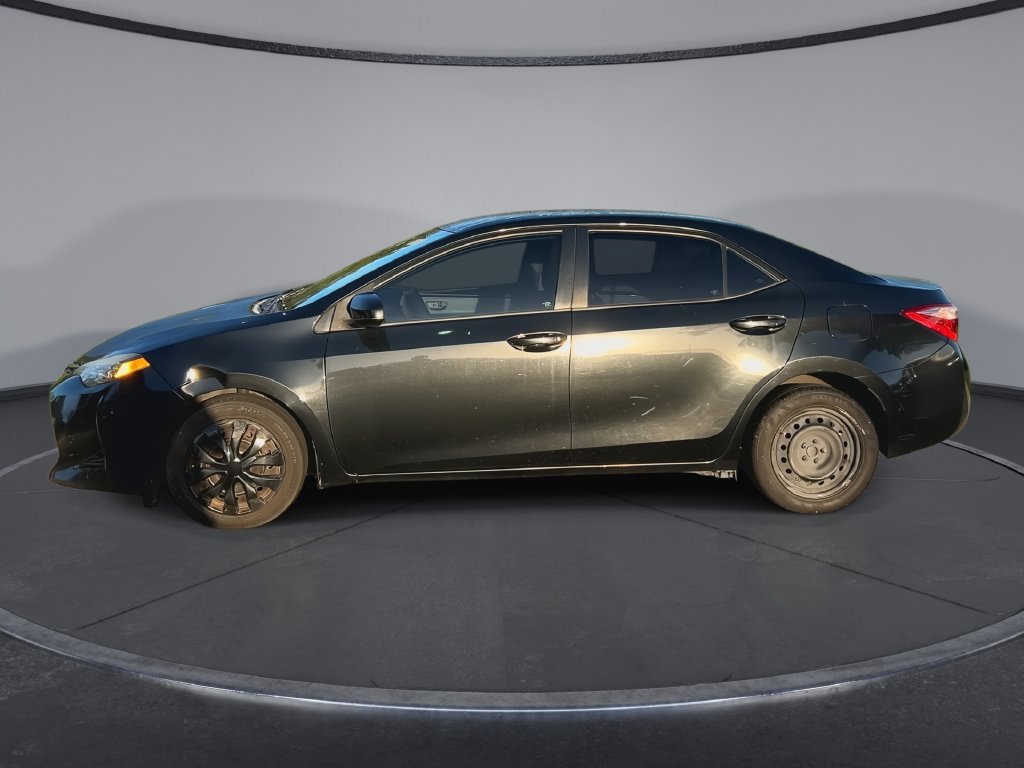 Used 2018 Toyota Corolla LE FWD image 5