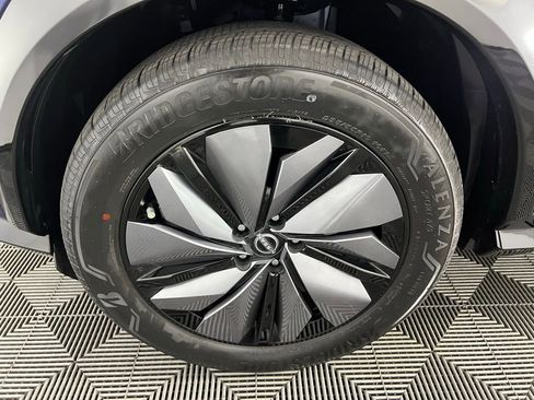 Used 2023 Nissan Ariya AWD image 12