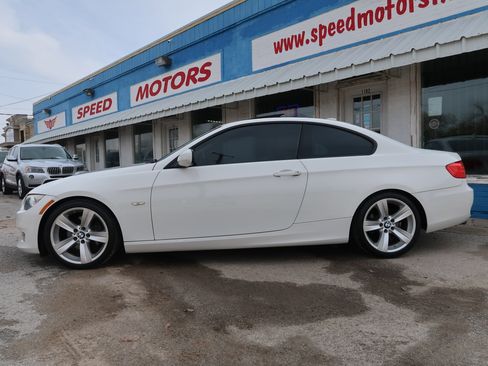 Used 2011 BMW 328i Coupe w/ Premium Pkg image 3
