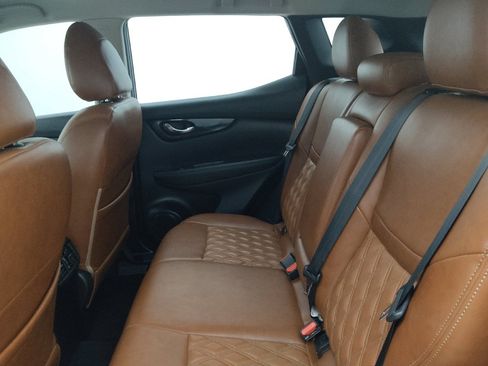 Used 2018 Nissan Rogue Sport SV w/ SV Technology Package FWD image 18