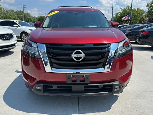 Used 2023 Nissan Pathfinder Platinum AWD/4WD image 2