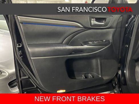 Used 2018 Toyota Highlander SE image 40