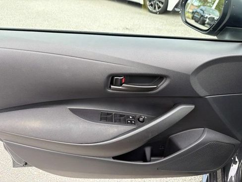 Used 2025 Toyota Corolla LE FWD image 7
