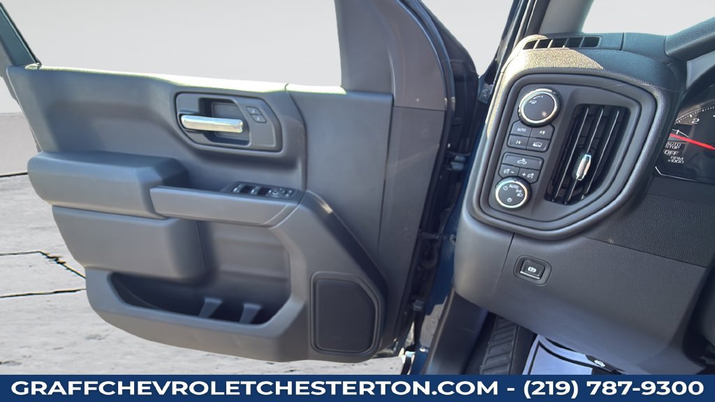 Used 2020 Chevrolet Silverado 1500 Custom w/ Custom Value Package AWD/4WD image 26