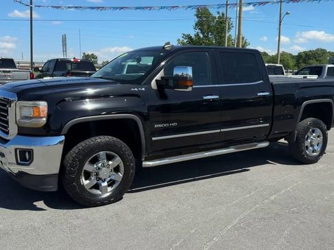 Used 2016 GMC Sierra 2500 SLT w/ Duramax Plus Package AWD/4WD image 3