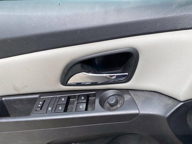 Used 2016 Chevrolet Cruze LT FWD image 25