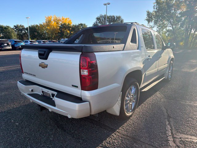 Used 2010 Chevrolet Avalanche LTZ AWD/4WD image 8