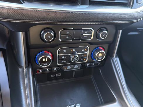 Used 2023 Chevrolet Suburban Premier image 29