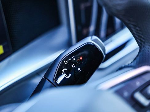 New 2026 Volkswagen Tiguan SE R-Line image 40