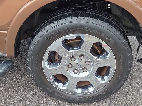 Used 2012 Ford F150 Lariat w/ Lariat Chrome Pkg image 7