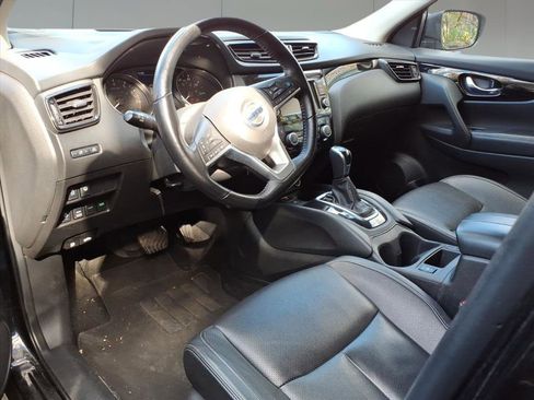 Used 2022 Nissan Rogue Sport SL w/ Premium Package image 9