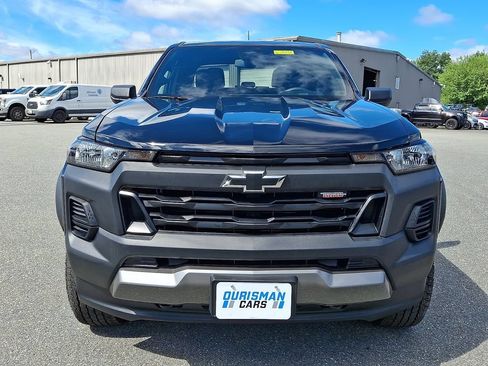 Used 2024 Chevrolet Colorado Trail Boss AWD/4WD image 2