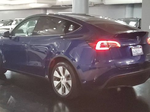 Used 2023 Tesla Model Y Long Range AWD/4WD image 5