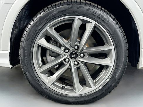 Used 2023 Audi Q3 2.0T Premium w/ Black Optic Sport Package image 12