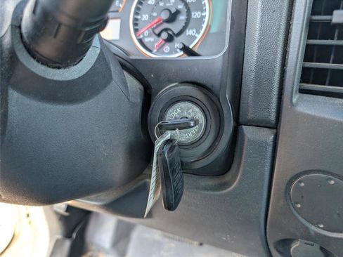 Used 2011 Nissan Titan SV w/ SV Value Truck Pkg image 19