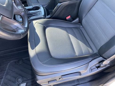 Used 2022 GMC Canyon AT4 w/ Trailering Package image 23